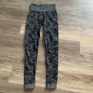 GYMSHARK CAMO SEAMLESS LEGGINGS